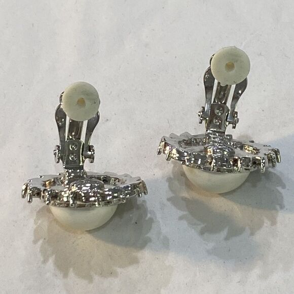 Mid Century Silver & Faux Pearl Clip On Earrings White Rhinestones Classic Look - Picture 4 of 6